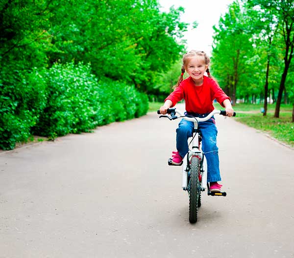 как научить ребенка ездить на велосипеде