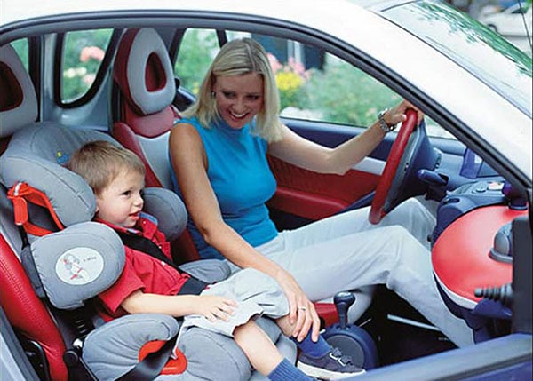 перевозка детей в автомобиле на переднем сиденье со скольки лет