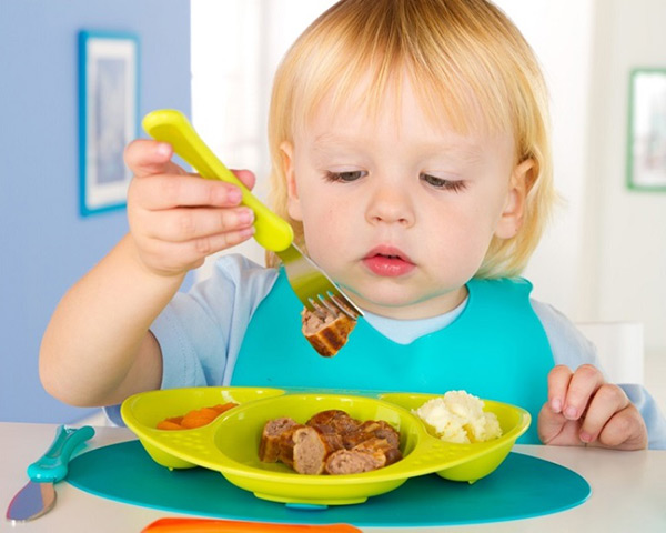 как научить ребенка жевать в 1 год
