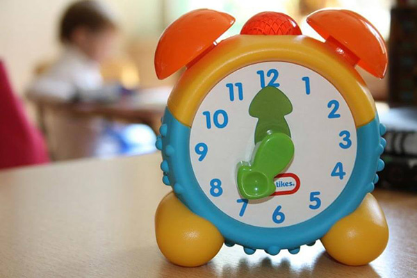 как научить ребенка понимать часы