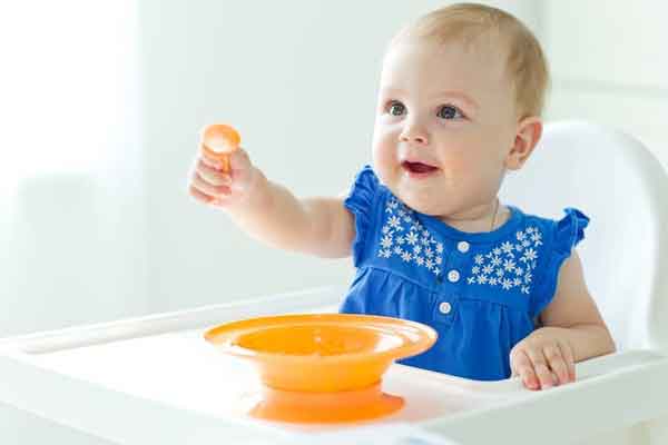 как научить ребенка кушать ложкой самостоятельно