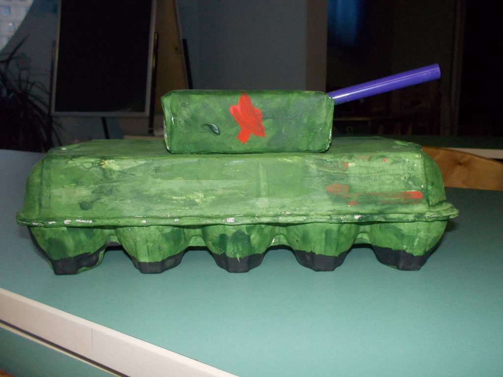 Танк из сот под яиц