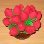 Красные тюльпаны своими руками