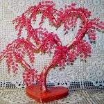Красное дерево любви из бисера