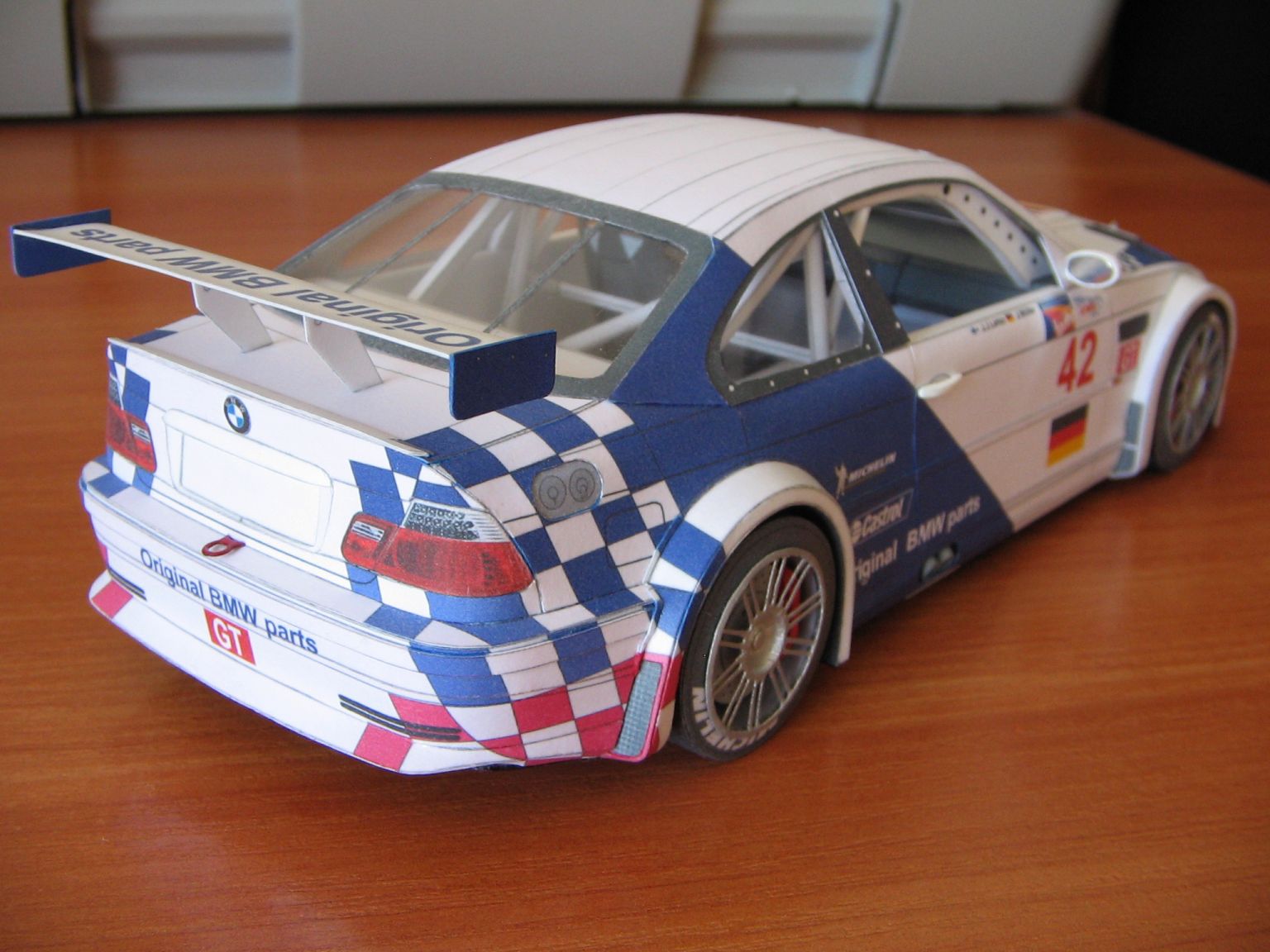Модели машин своими руками. Papercraft BMW m3 GTR. Бумажная модель BMW m3 GTR. BMW m3 GTR развертка. Развертка БМВ м3 ГТР.