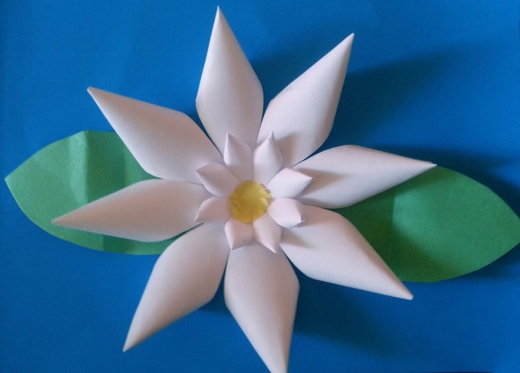Поделка цветок из бумаги