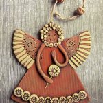 Подвеска из глины