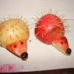 Ёжики из яблока