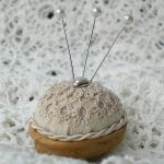Игольница из скорлупы