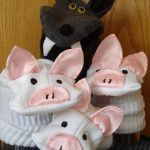 Кукольный театр - свинюшки из носков