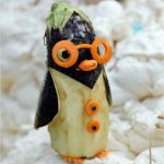 Пингвин из баклажанов своими руками- детская поделка в садик