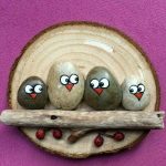 Птички из камней и ветки