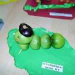 Гусеничка - детская поделка