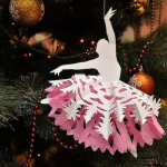 Новогодний декор снежинками - балеринами