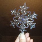 Снежинка из пластика