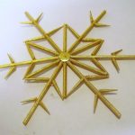 Снежинка из зубочисток