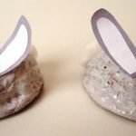 Зайки из скорлупы грецкого ореха